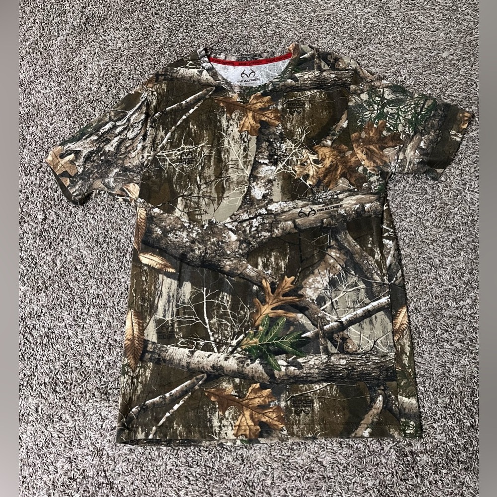 Real tree hunting tee